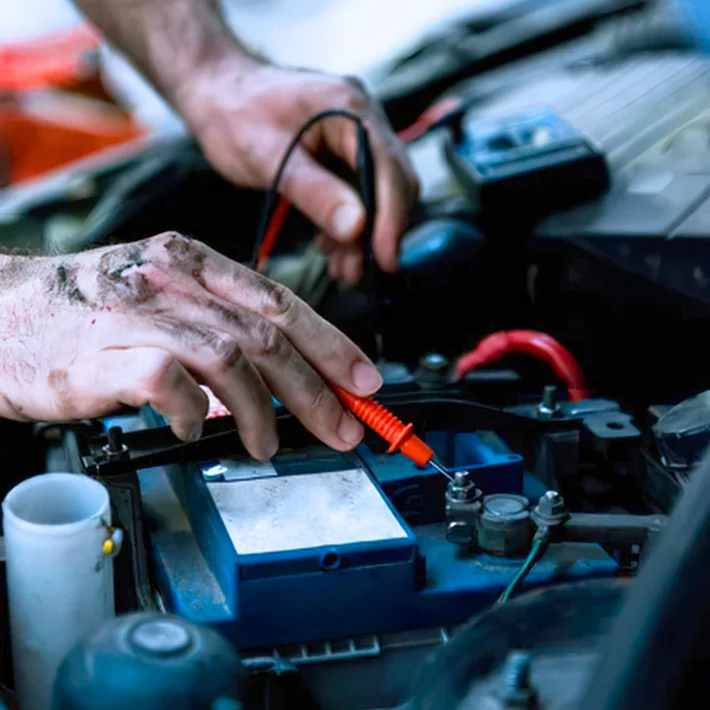 Diagnóstico de batería de coche en taller León